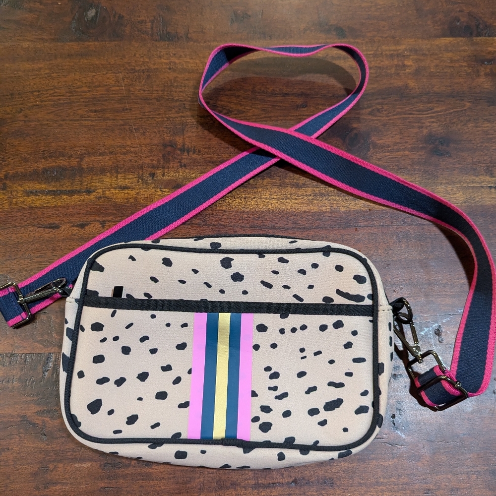 Neoprene crossbody purse Adjustable Strap 10 inch New without tags